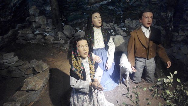Museo-de-cera-Apariciones-Fatima-Virgen