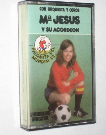 Maria Jesus y su Acordeon Futbol