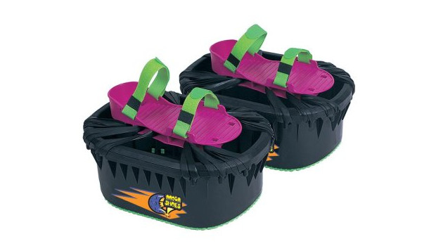 Moon Shoes, los zapatos antigravedad de ‘El gran juego de la oca’